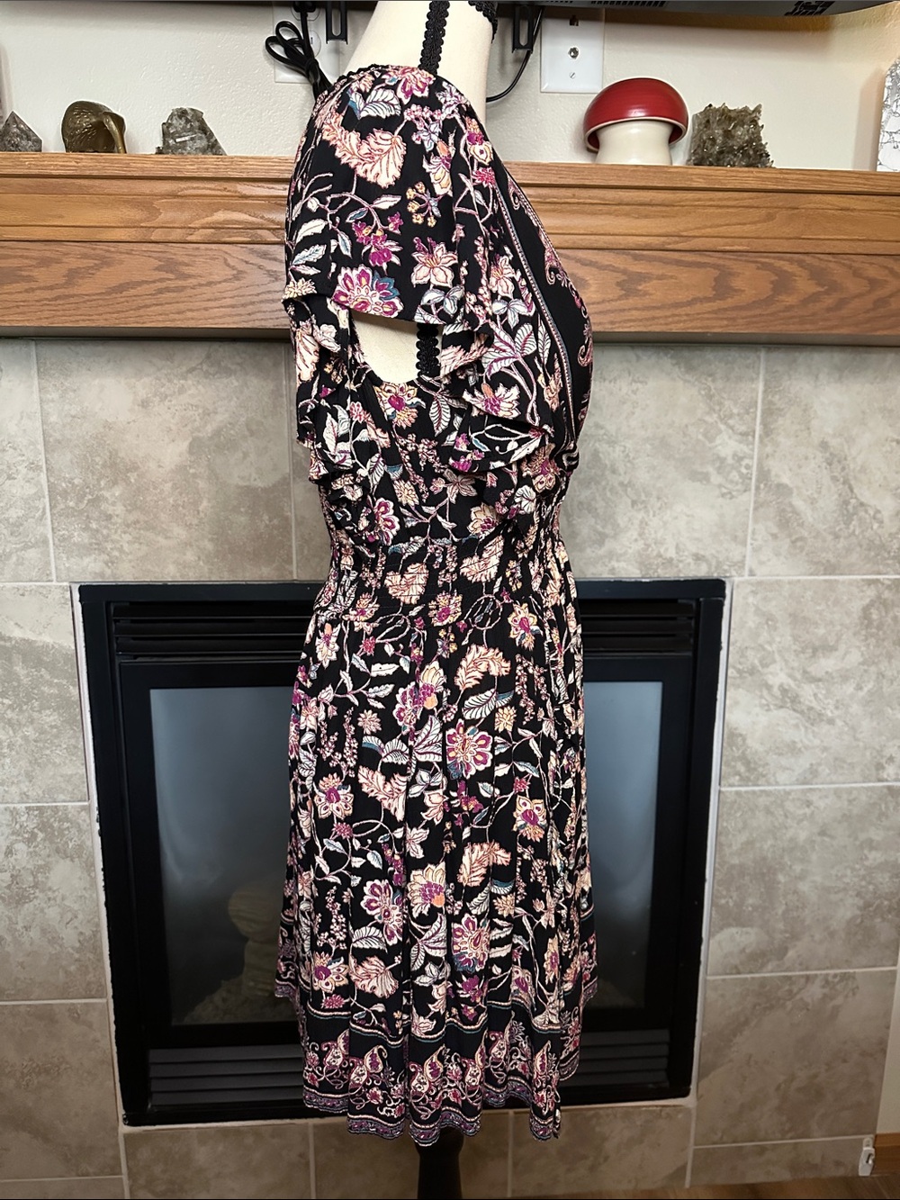 Angie Boho Floral V-Neck Mini Dress Size L Ruffle Flutter Sleeve Smocked Waist - Picture 3 of 8